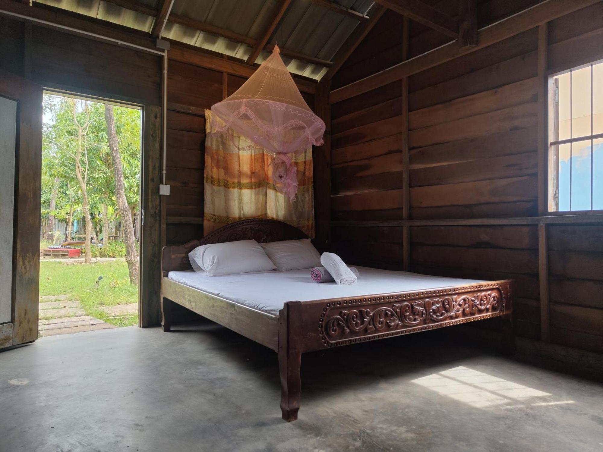 The Bear Bungalow Kampot Exterior photo